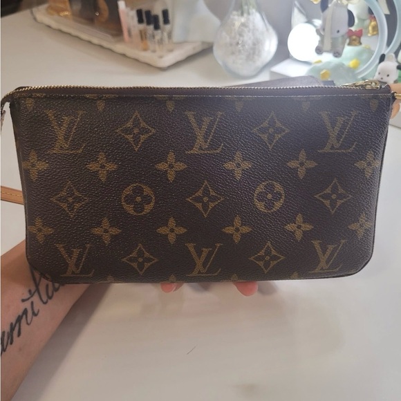 Louis Vuitton Monogram Pochette Accessories Purse - Picture 2 of 13